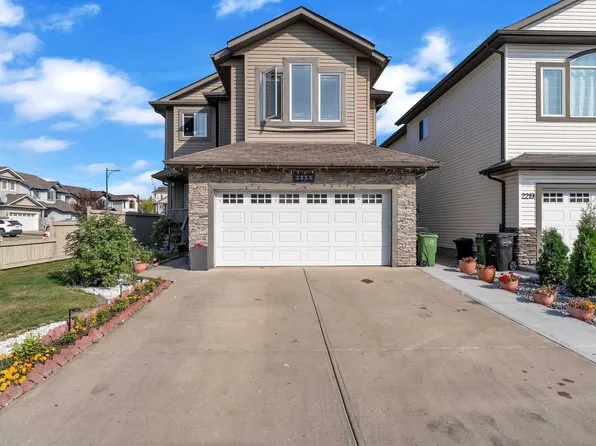 2225 32b St NW, Edmonton, AB T6T 0K6