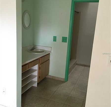 5th image of 184 Hill Street # One Floor
