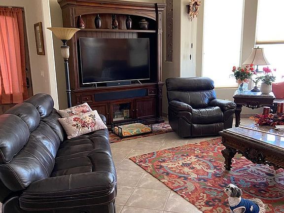 5th image of 590 Capistrano Ct