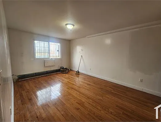 3 bed, $3,606 — Photo 3