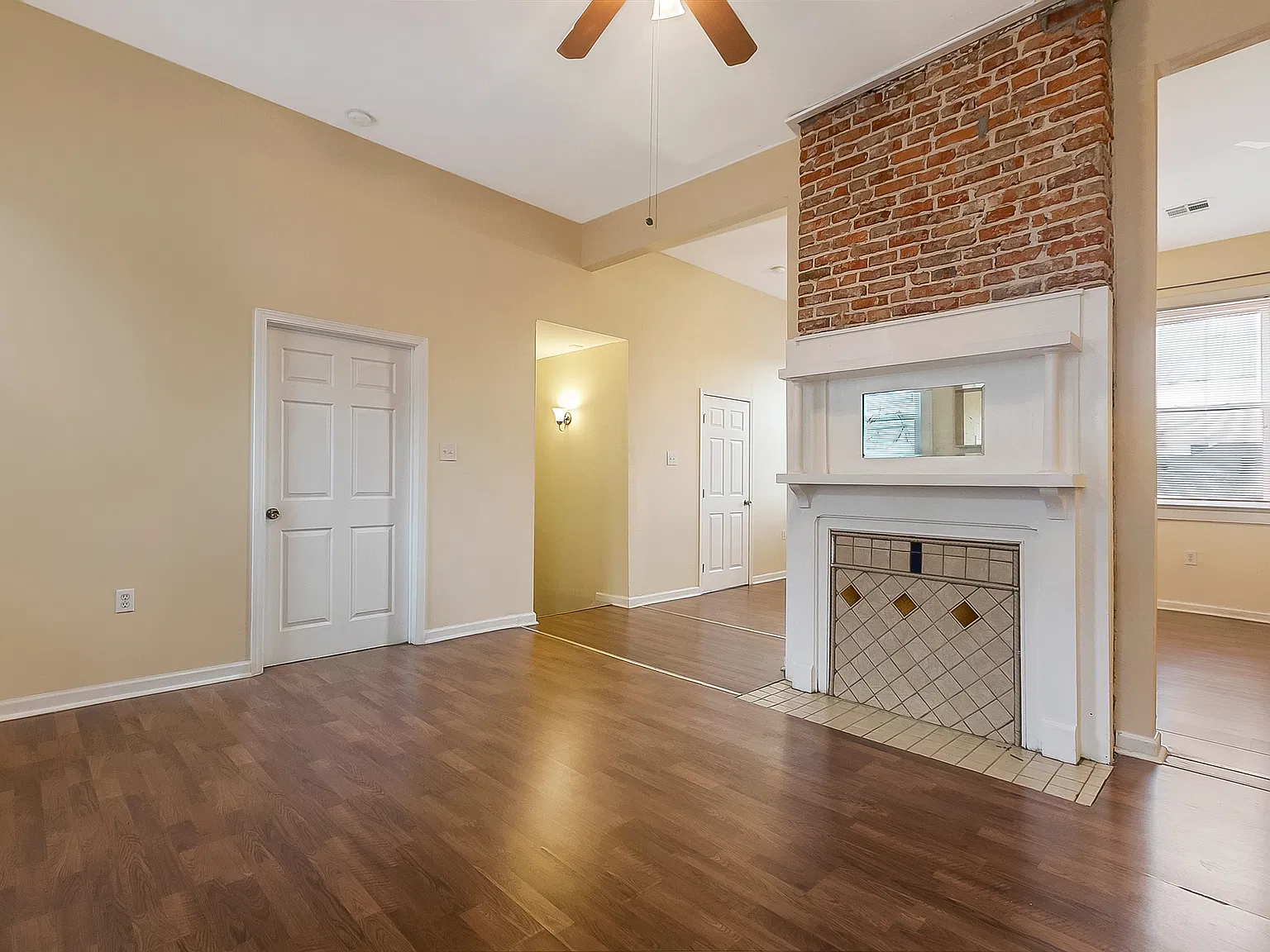 3 bed, 1600 sqft, $1,600 — Photo 3