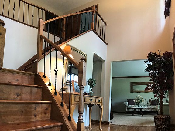 3rd image of 10319 Tiburon Dr