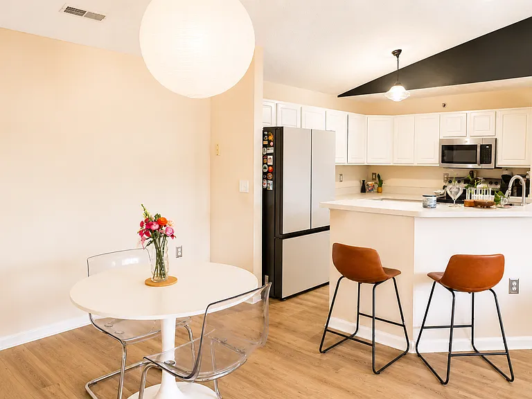 6120 Harbour Pointe #301 — Photo 4