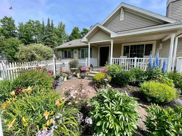 8805 Big Bear Dr, Republic, MI 49879