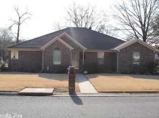 2005 Woodland Springs Dr, Conway, AR 72034
