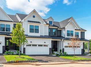 7 Ayers St, Far Hills, NJ 07931