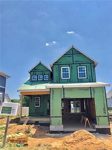 2nd image of 26 Hyde Park Pl #56