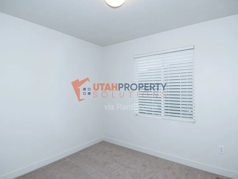 963 W 540 S — Photo 19