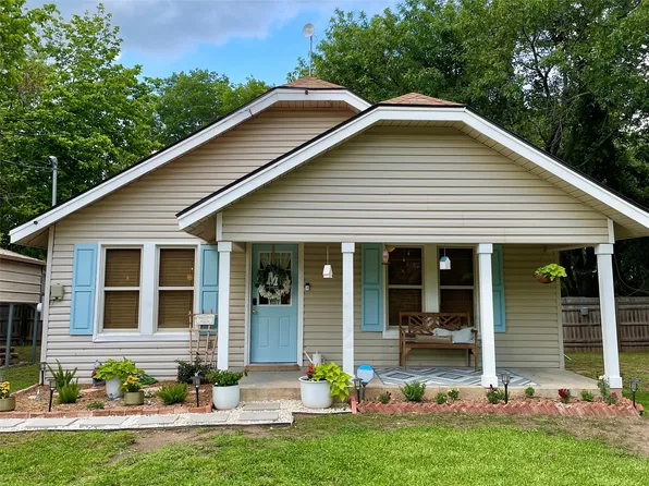 714 8th St, Hico, TX 76457
