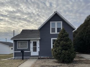 1406 4th Ave, Belle Plaine, IA 52208