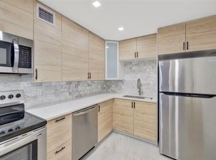 3113 S Ocean Dr APT 303, Hallandale Beach, FL 33009