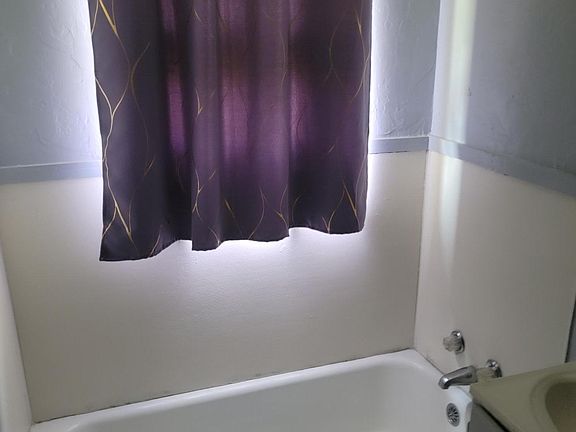 3rd image of 416 SW Grand Blvd