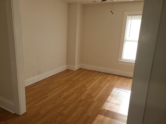 2nd image of 3225 Lyons Ave #2