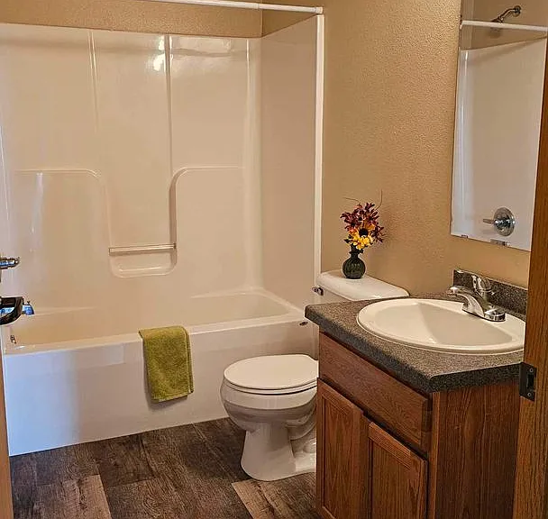 Belcastle Apartments — Photo 65