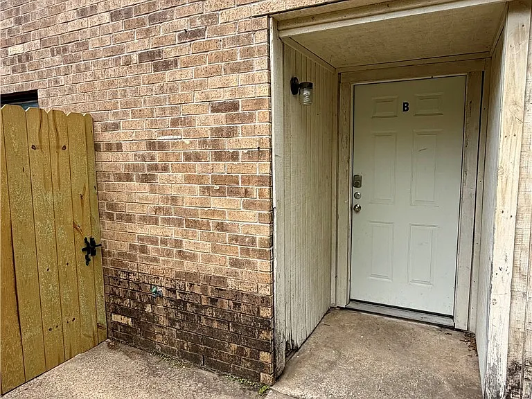 2406 Blanco Dr #D — Photo 29
