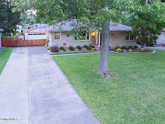 3rd image of 8010 Poinsettia Dr