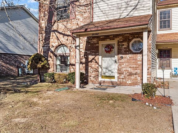 2nd image of 35760 CASTLEWOOD Court