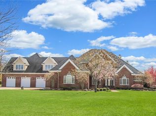 7 Pear Tree Ct, Charleston, IL 61920