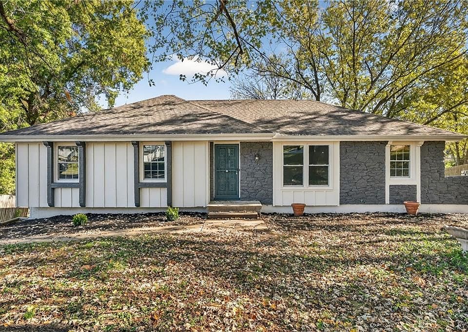 1st image of 9825 Potter Cir