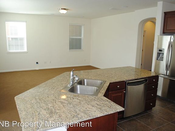 4th image of 2929 Market St