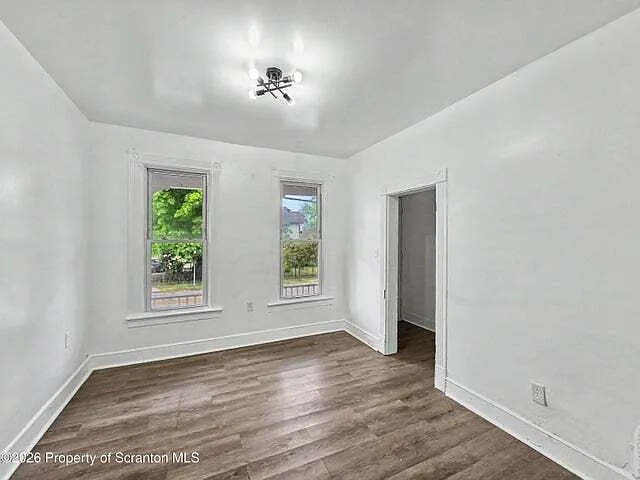 907 Green Ridge St — Photo 11