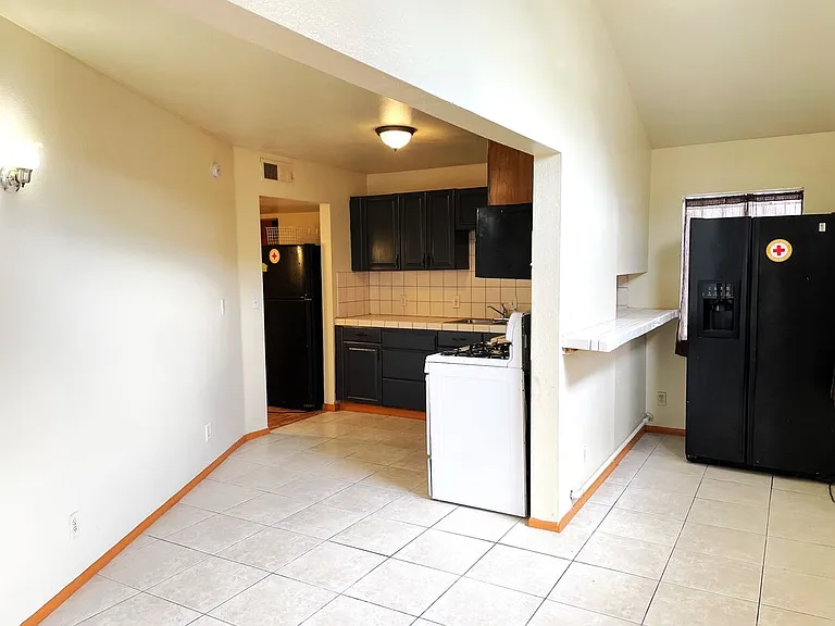 1349 Walnut Ave #A — Photo 5