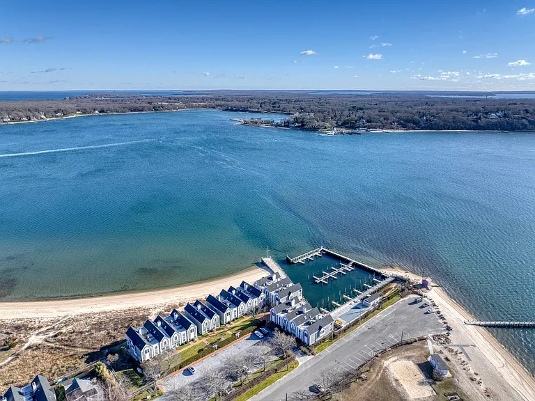 8 Oyster Point — Photo 15