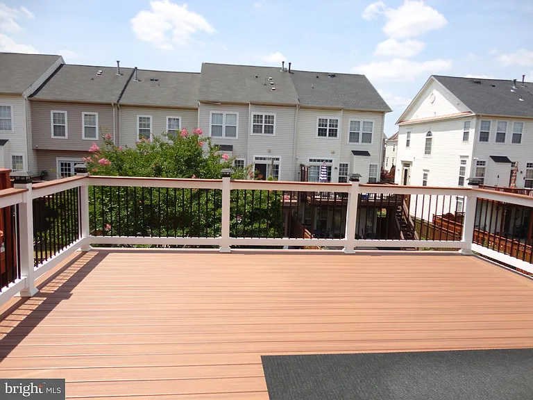 24699 Kings Canyon Sq — Photo 35