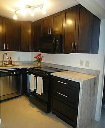 4th image of 899 West Ave