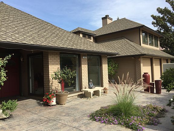 2nd image of 2882 W Cromwell Ave