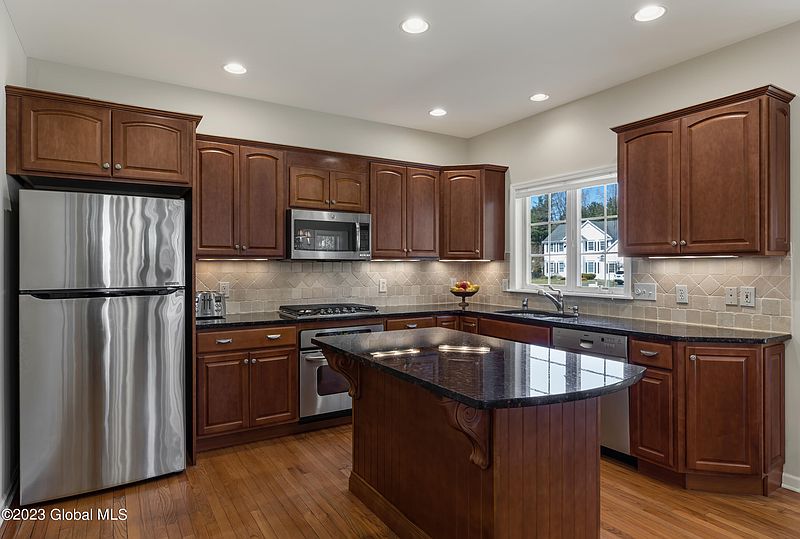 5th image of 1020 Coffee Drive
