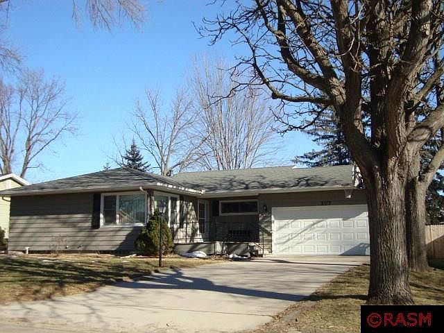 1st image of 207 S Redwood Dr