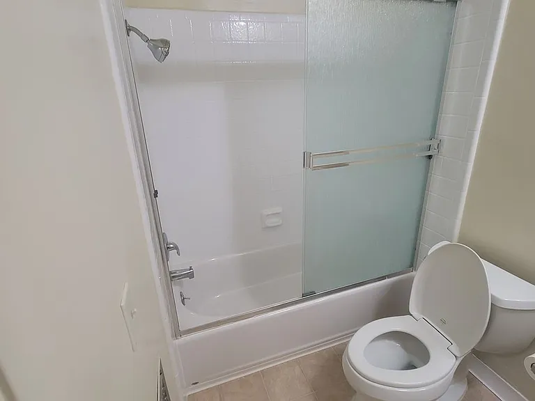 37 unit building close to CSUN! — Photo 11