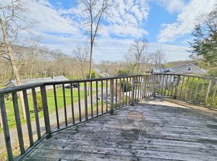 145 Flat Iron Rd, Guilford, CT 06437