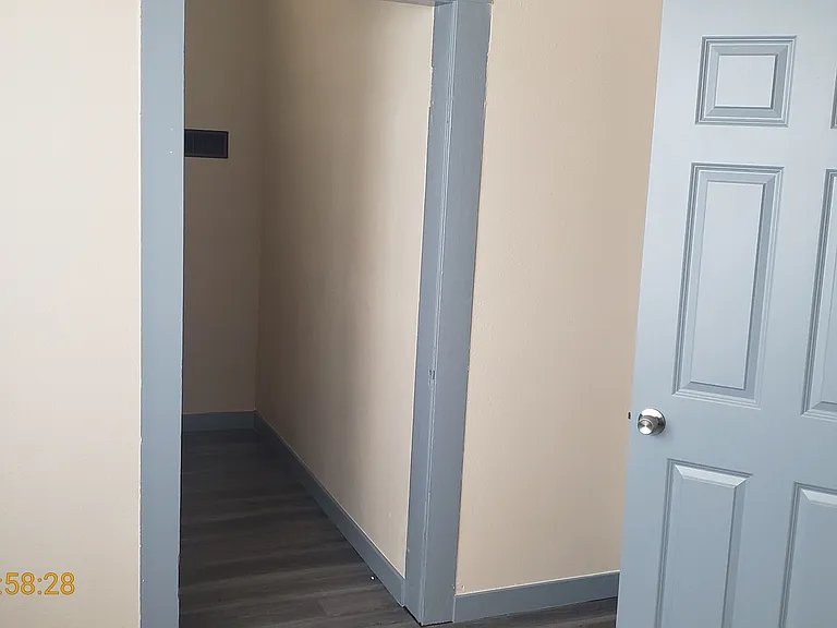 919 E Marine View Dr — Photo 2