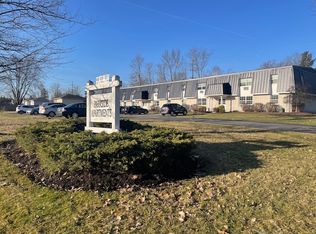 15741 Grove St APT E12, Middlefield, OH 44062