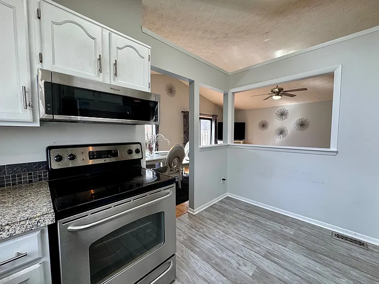 9526 Colegate Way — Photo 17