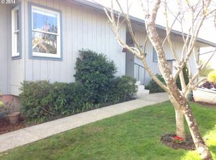 1670 Monroe St, North Bend, OR 97459