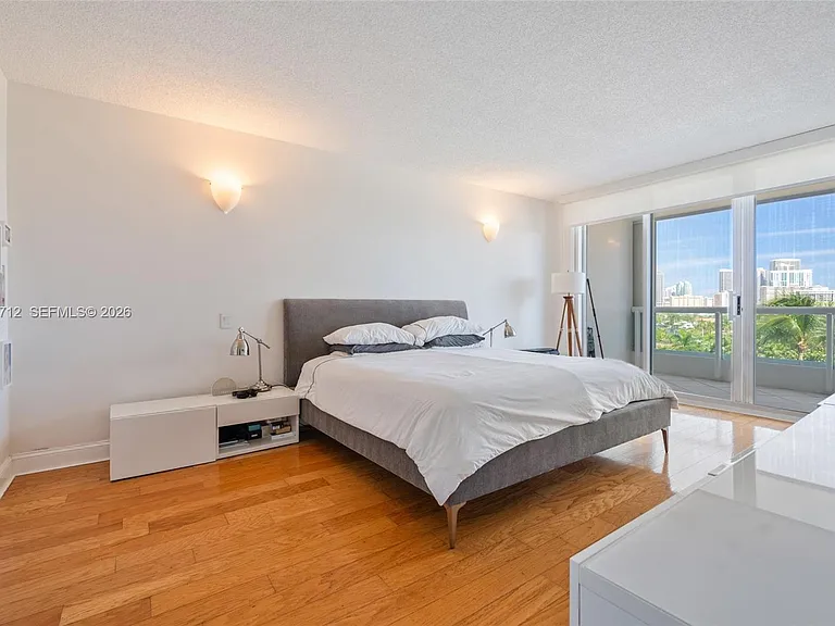 21205 Yacht Club Dr #805 — Photo 17