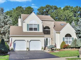 478 Meadowood Rd, Jackson, NJ 08527