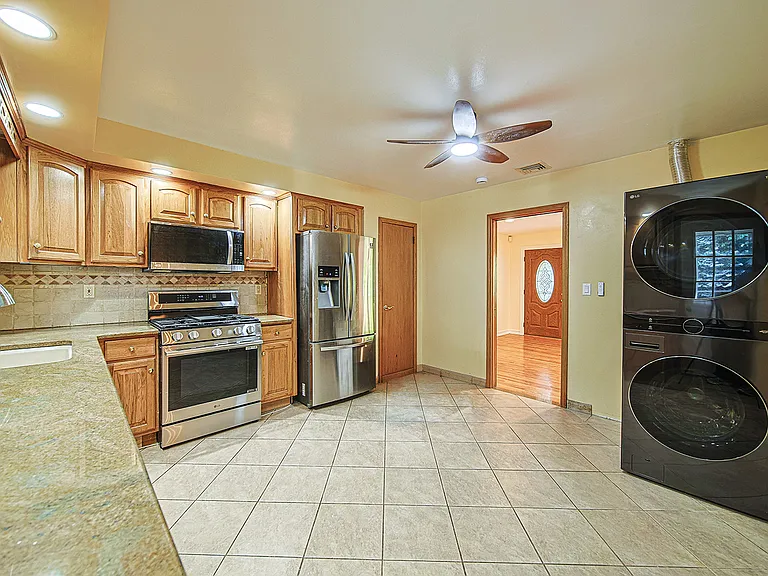 20 Shetland Ln #1 — Photo 13