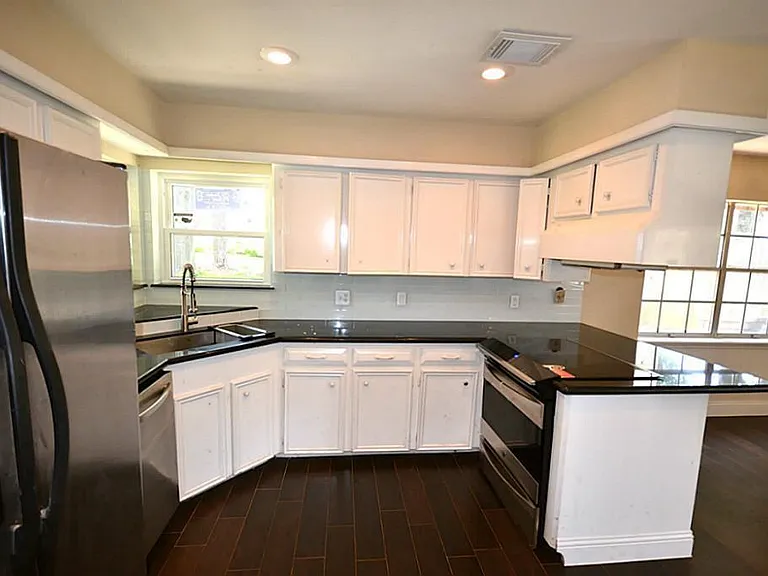 11211 Ash Creek Dr — Photo 8