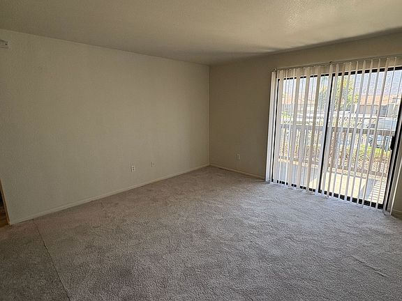 3rd image of 1265 Kendall Dr APT 1012