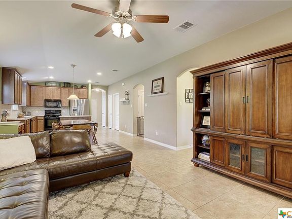 5th image of 158 Birdwell Ln