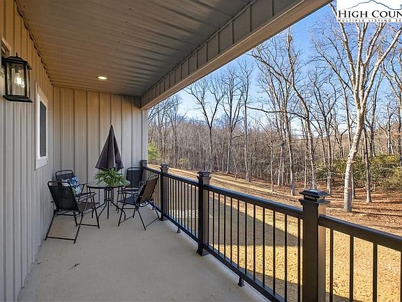 4th image of 587 Memorial Park Drive