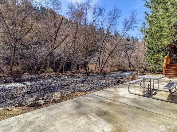 3rd image of 4886 Biscuit Ridge Road
