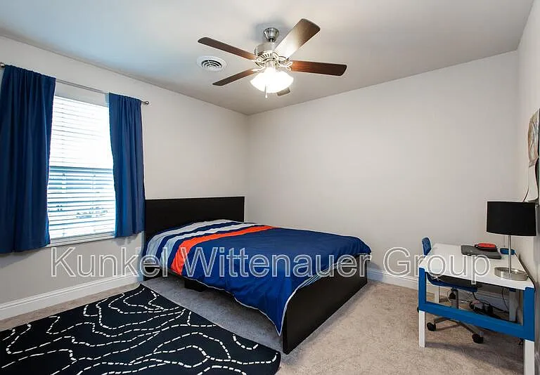 2724 Ambridge Dr — Photo 32