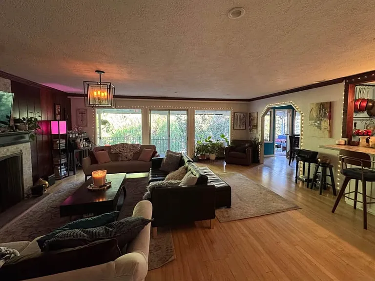 1402 Notre Dame Ave — Photo 22