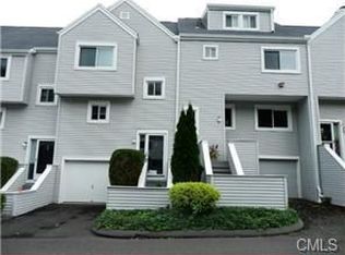 17 Country Pl, Shelton, CT 06484