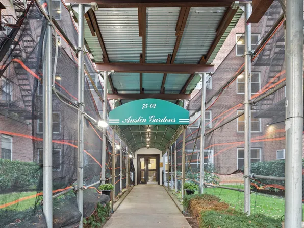 75-02 Austin Street image 15 of 15